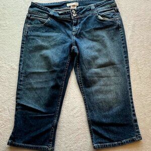 No Boundaries Plus Size Denim Capris- Size 15